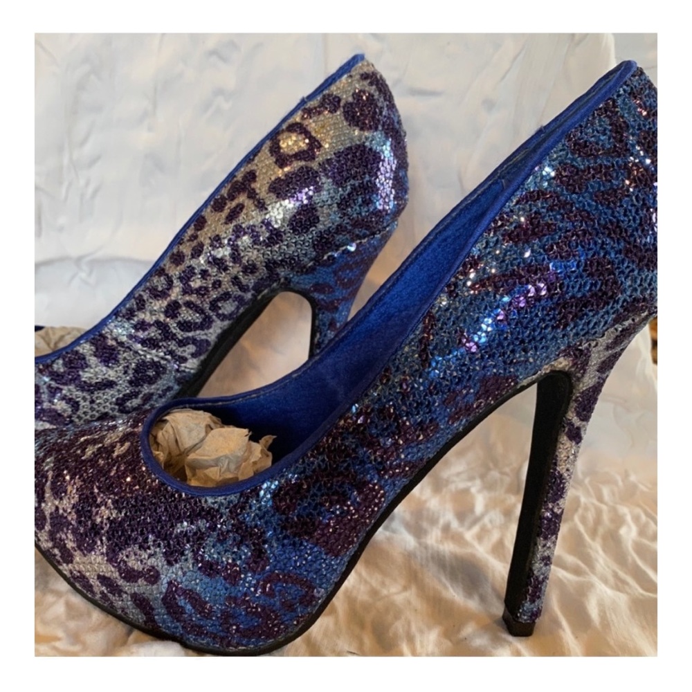 Naughty Monkey Cheetah Print Sequin Heels Size: 6.5